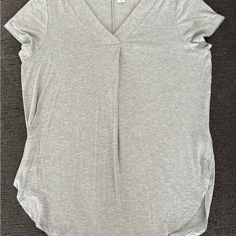 Old Navy Light Gray V-Neck Short Sleeve Tee